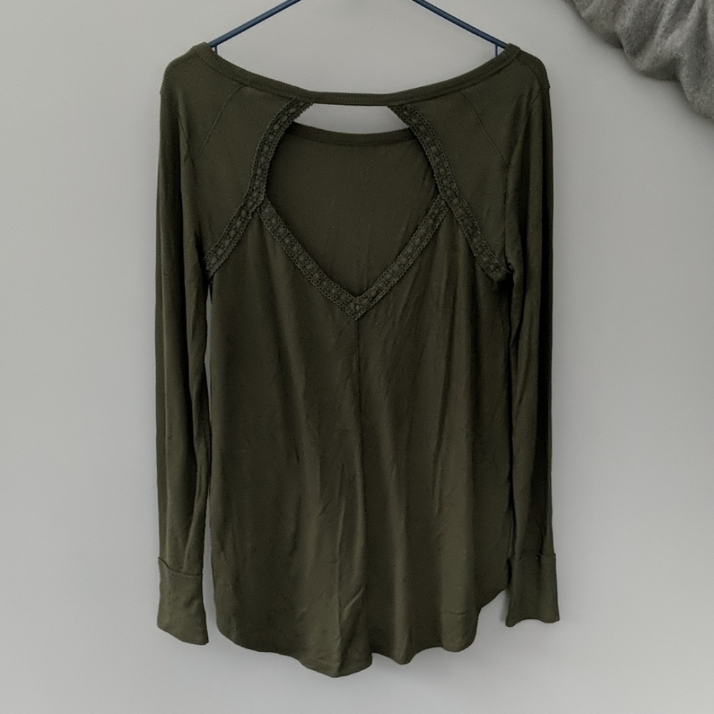 Long Sleeved Hollister Top - Picture 4 of 4